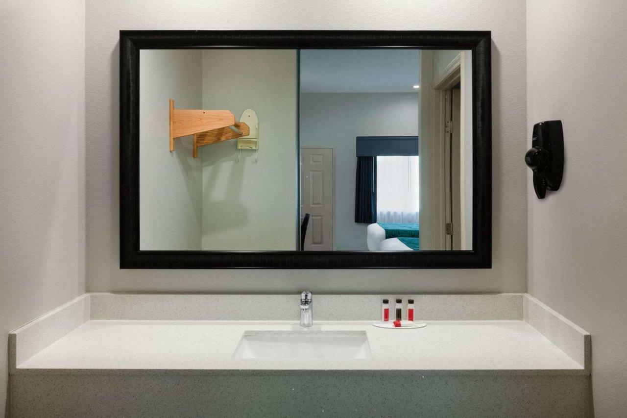 Americas Best Value Inn Houston Willowbrook Kültér fotó